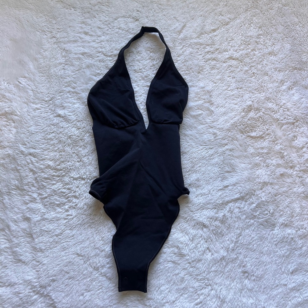 SKIMS Fits Everybody Halter Bodysuit Onyx Black Small Thong Snap Closure NWOT